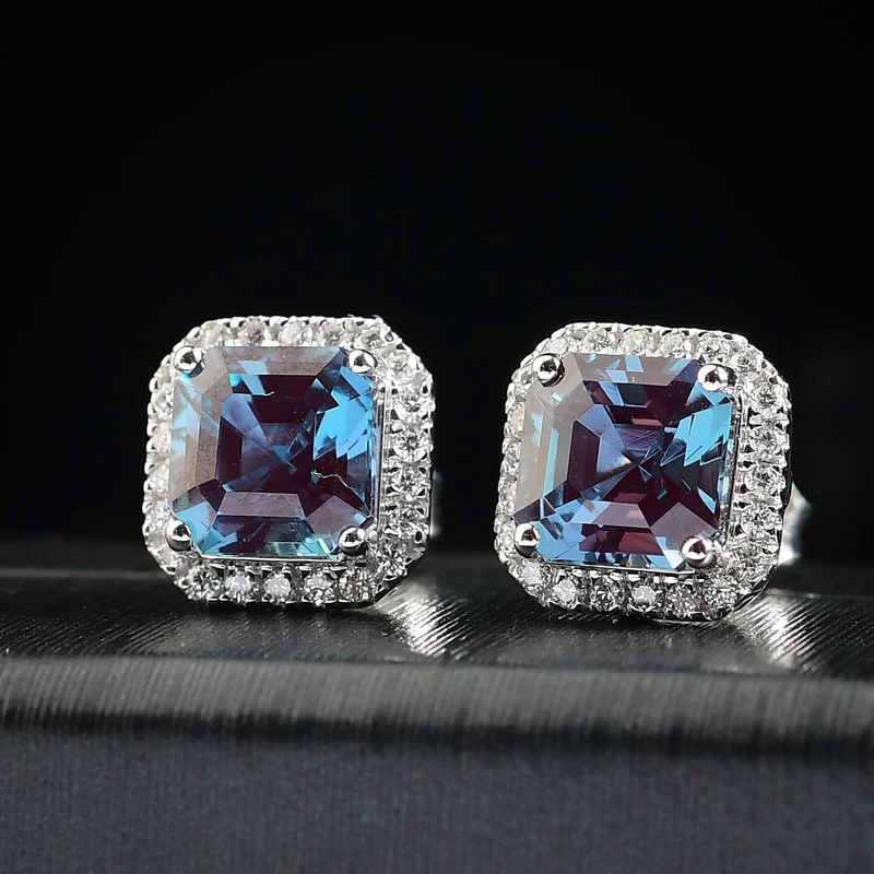 LUXURIANT(10-15 Werktage Lieferzeit) 4,27 ct. AGI zertifizierte AAA Labor Alexandrit und VS-EF Labor Diamant Ohrringe in 417 Weißgold