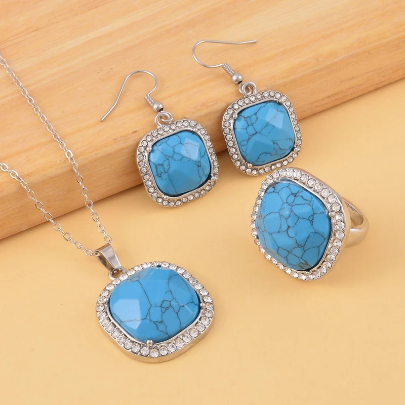 Blauer Howlit, Weißer Kristall Schmuckset